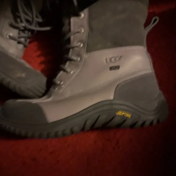 COPY - Ugg Adirondack snowboots - Picture 3 of 5